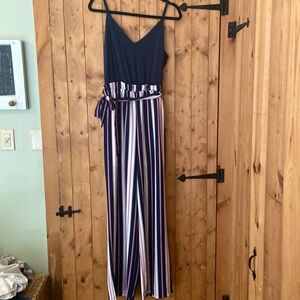 Size M jumper. Good condition.